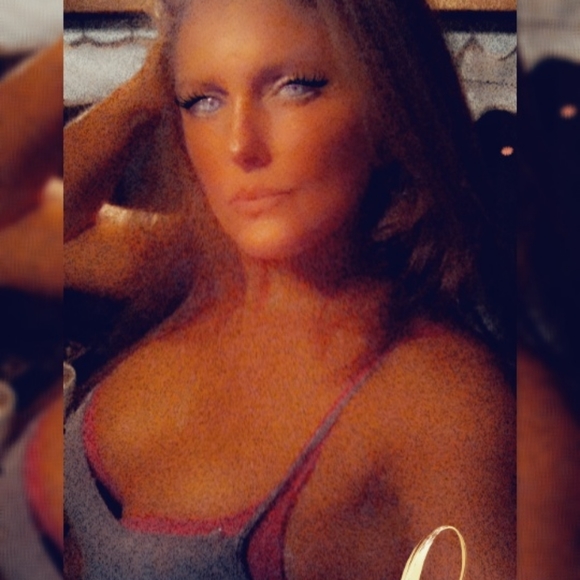 Meet your Posher, Amy - Picture 7 of 7